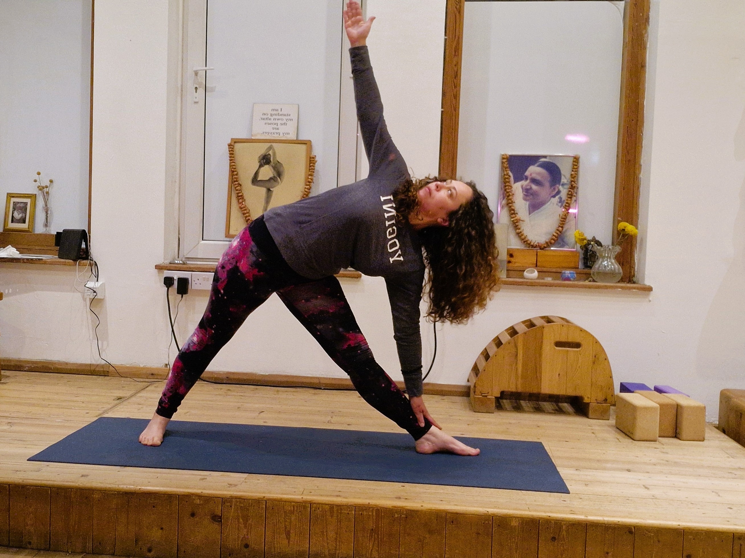 Yogajour's Iyengar Yoga Class Online - Practise yoga from the comfort of your own space